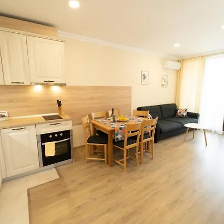 Burgas Beach Resort Apartments Aparthotel 4*