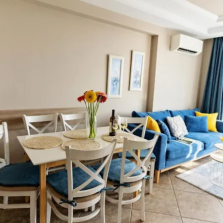 Burgas Beach Resort Apartments 3* Бургас