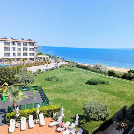 Burgas Beach Resort Apartments 3* Бургас