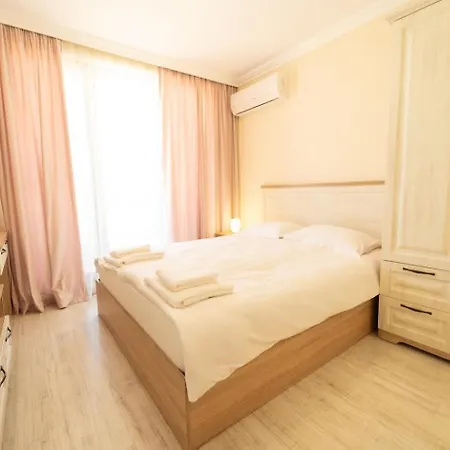 Апарт-отель Burgas Beach Resort Apartments